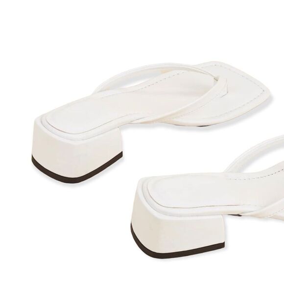 🔃White Chunky Heeled Thong Sandals - Picture 2 of 9
